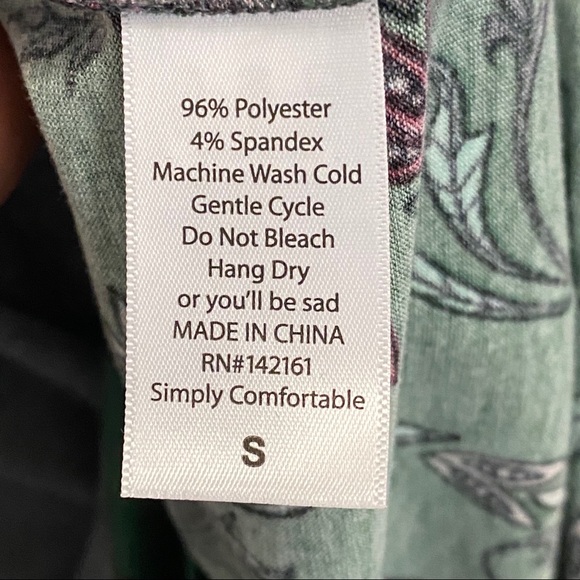 LuLaRoe- Irma Top - Picture 5 of 5